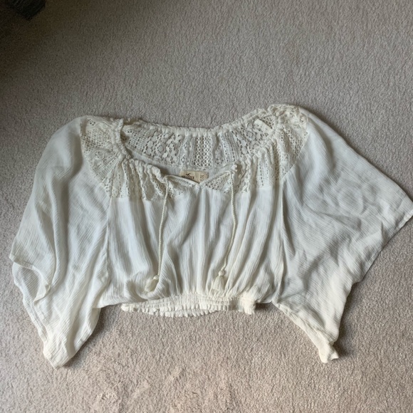 White Hollister boho/peasant top! 🌼🌸💚 - Picture 3 of 5